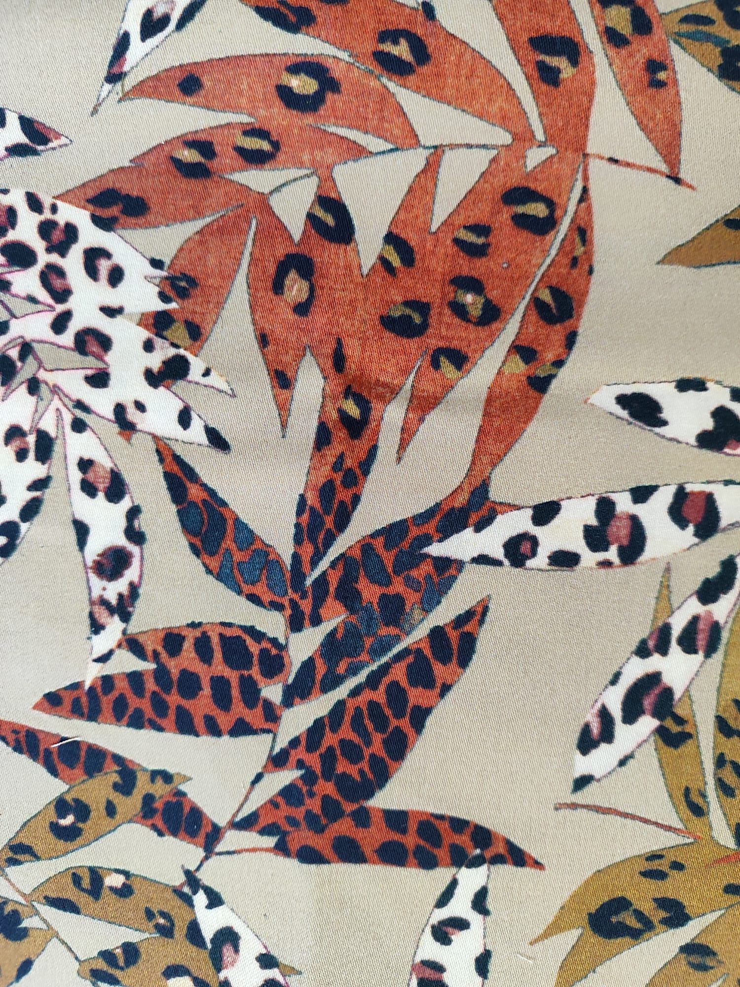 Tela flores Animal Print